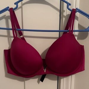 Elegant Victoria’s Secret Magenta Women's Bra